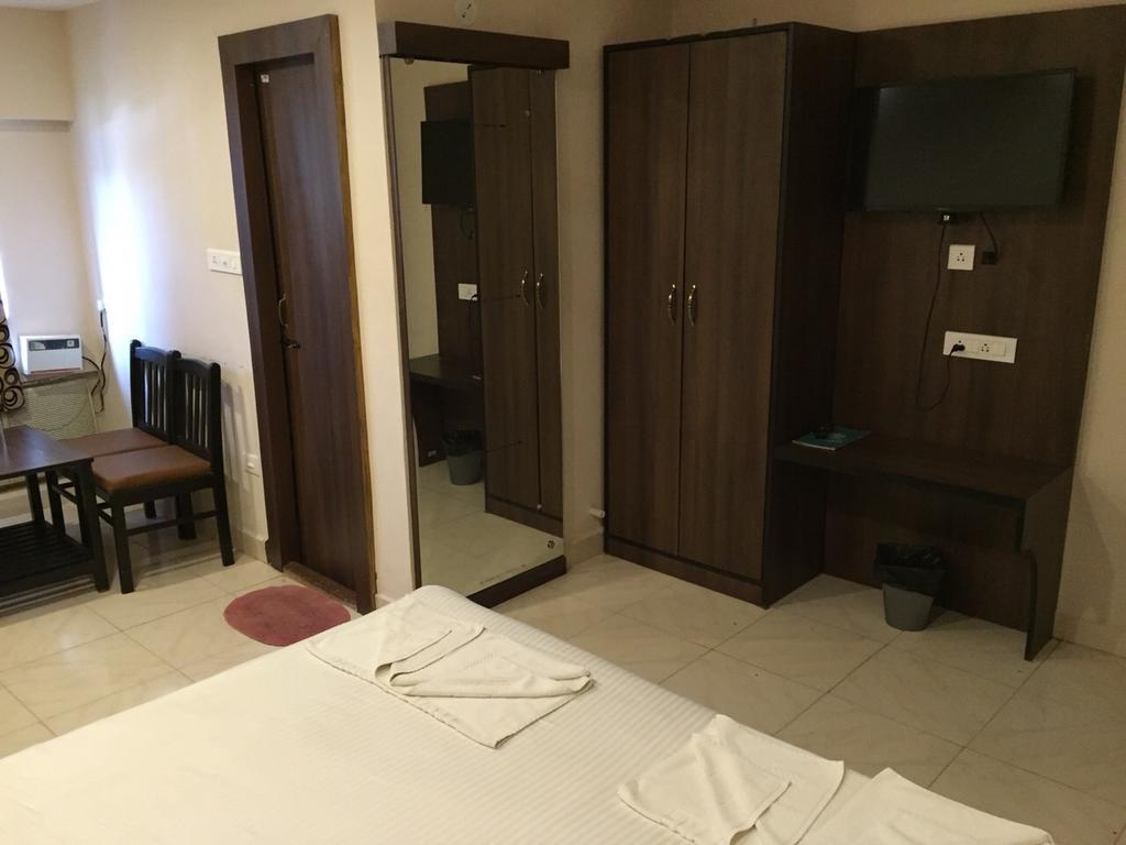 Hotel Campal Панаджі Екстер'єр фото