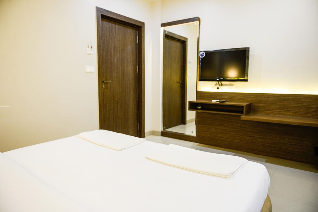 Hotel Campal Панаджі Номер фото